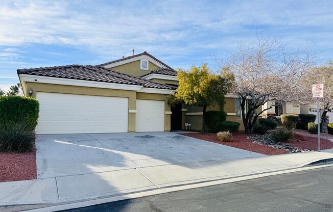 Welcome to this stunning 5-bedroom, 3-bath home located in the desirable Estates of Wigwam Ranch community!