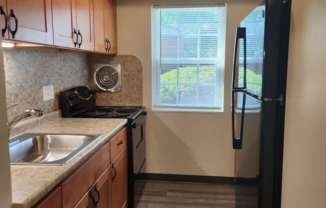 2 beds, 1 bath, 859 sqft, $1,450, Unit GL46005