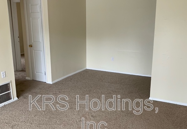 1700 THE CARLISLE APTS