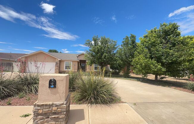 Beautiful 4 bedroom, 2 bath home for rent-Pet Friendly!