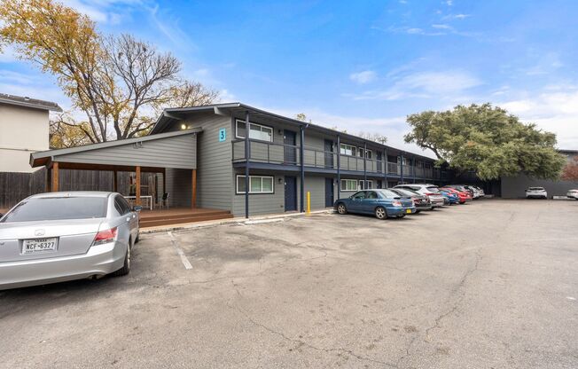 2 beds, 1 bath, 680 sqft, $999, Unit 4719-117