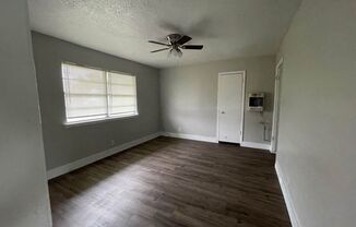 3 beds, 1 bath, $995