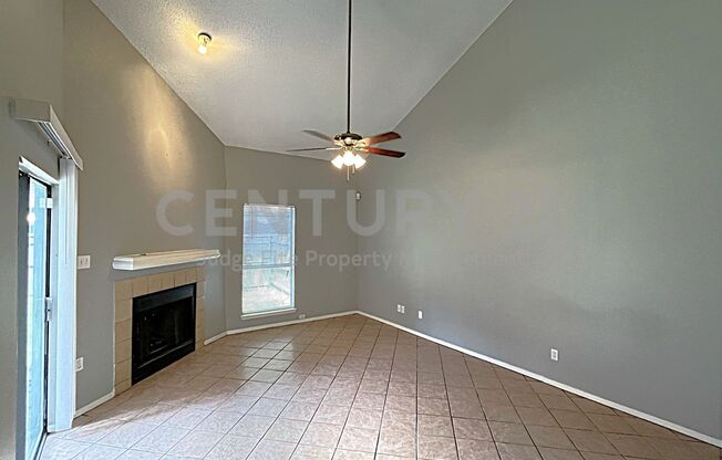Cute 2-Story 3/3/2 Townhome in Irving For Rent!