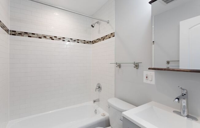 1 bed, 1 bath, 382 sqft, $1,825, Unit 210
