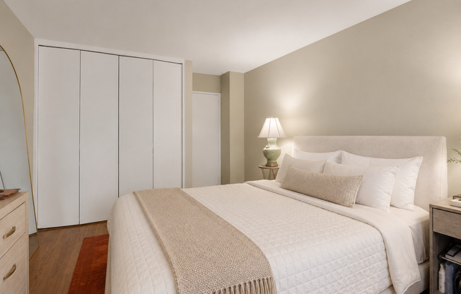 1 bed, 1 bath, 725 sqft, $4,500, Unit 10B