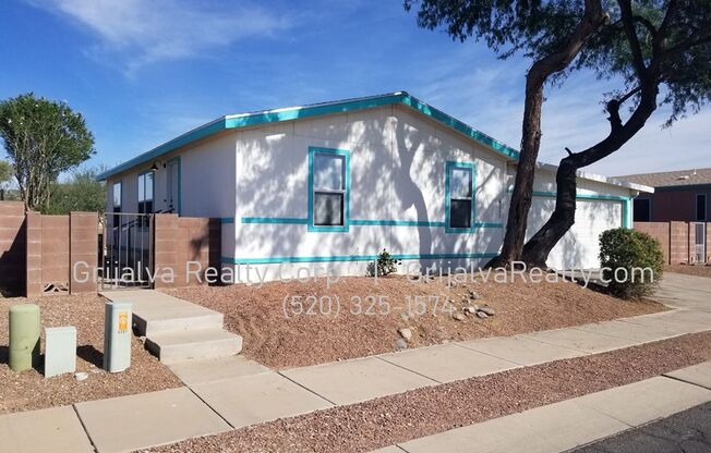Beautiful 3 Bedroom Manufactured Home in a Gated Community (I-10/Wilmot)