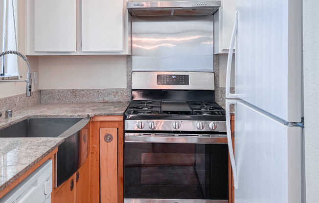 657 W CALIFORNIA AVE