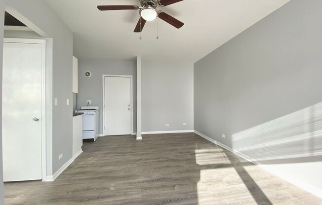 Studio, 1 bath, 375 sqft, $1,300, Unit 4031-407