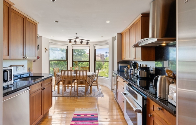 10 Charlesgate East 304