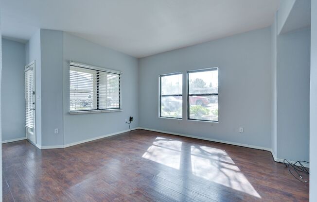 1 bed, 1 bath, $1,300, Unit # 1061