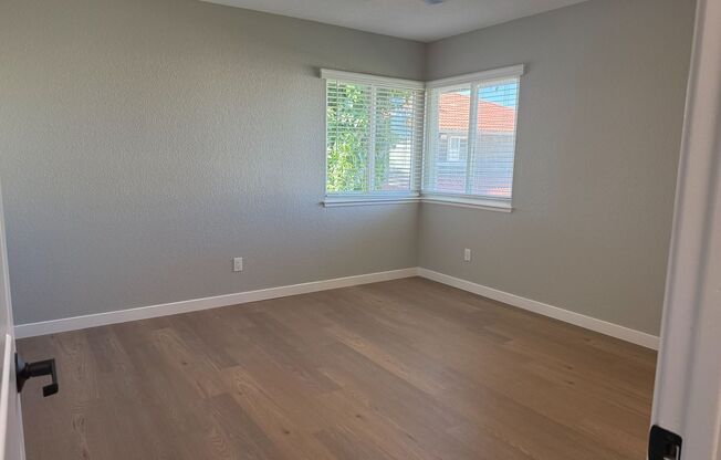 2 beds, 2 baths, 910 sqft, $2,730, Unit 2J