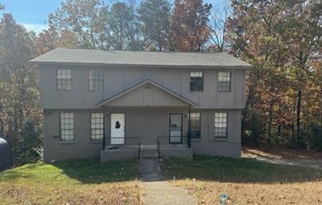 Charming Duplex for Rent- Spacious and Convenient Living!