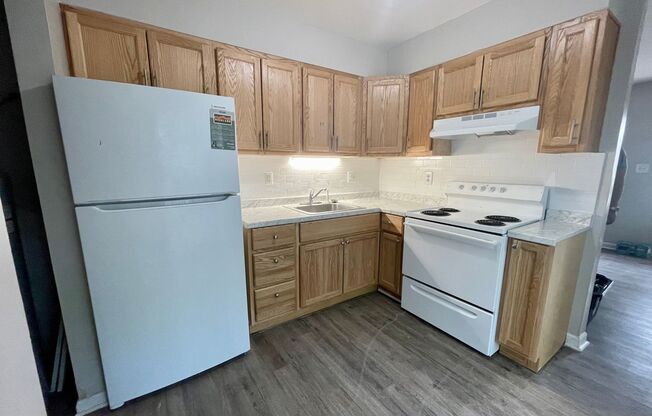 Affordable and Adorable! - SE HABLA ESPANOL - Newly renovated 2-bedroom duplex near Downtown Durham - Pet Friendly!