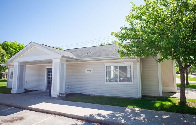 2 beds, 2 baths, 870 sqft, $1,250, Unit 2001-07