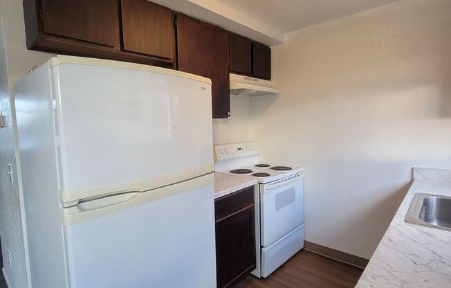 2 beds, 1 bath, 980 sqft, $1,295, Unit Unit B