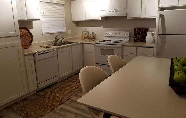 1 bed, 1 bath, 698 sqft, $1,595, Unit C-02