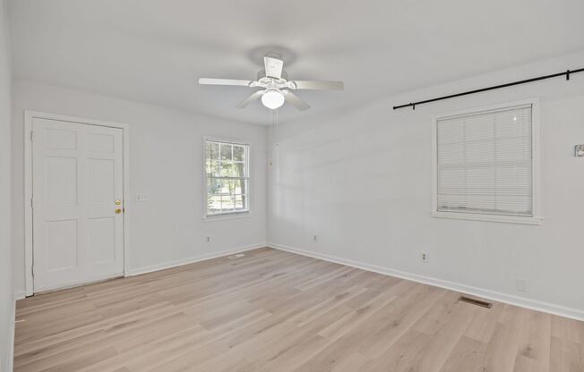 Updated Ranch in North Raleigh, New Floors and Paint, Rear Deck, Pet Friendly!