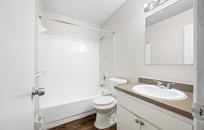 2 beds, 1 bath, 700 sqft, $1,395, Unit 4540-09