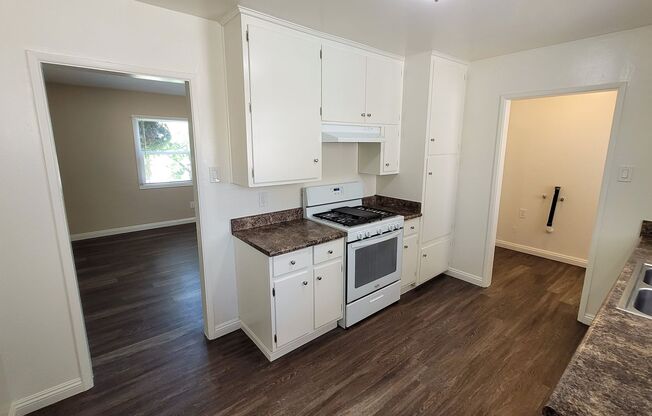 2 beds, 1 bath, 753 sqft, $2,350