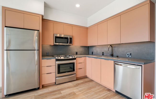 Studio, 1 bath, 569 sqft, $3,295, Unit 618