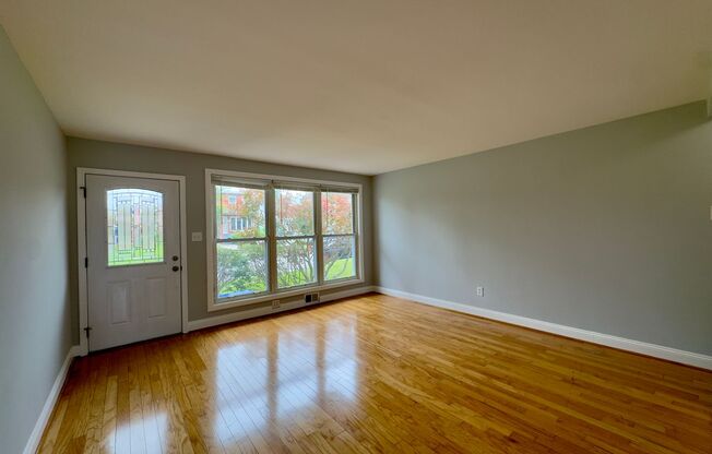 Charming 3Bed/2Bath Apartment in Violetville, MD!