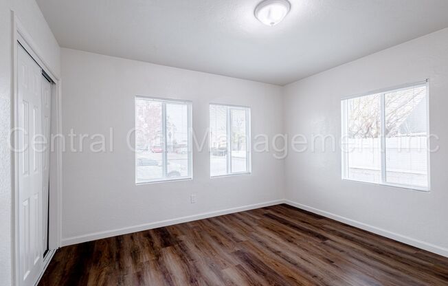 2 beds, 1 bath, $1,550