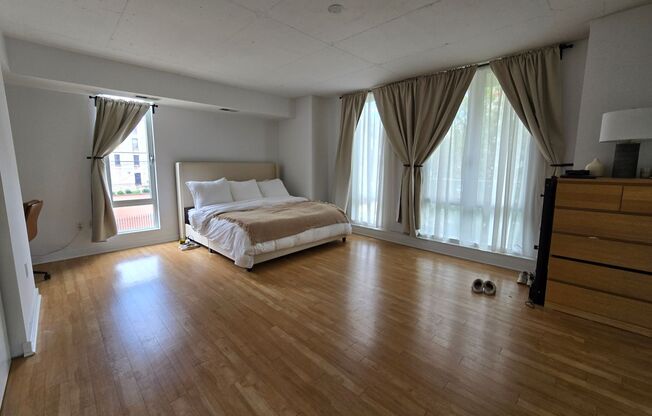 3 beds, 2.5 baths, 2,375 sqft, $4,995, Unit 1B