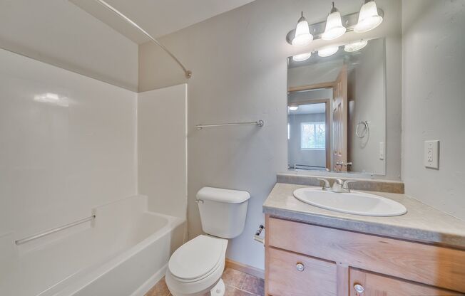 2 beds, 1 bath, 725 sqft, $1,099, Unit 1645-14