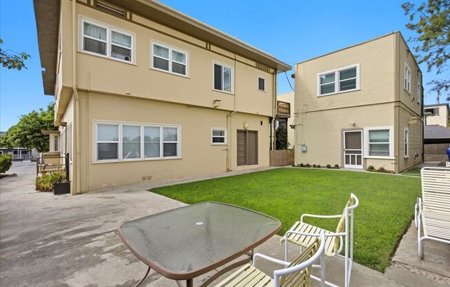 Palms Apartments