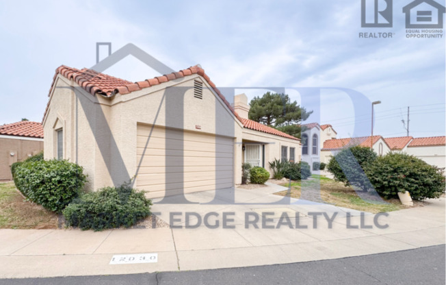 2Bed/2Bath w/Office-House at 40th St/Cactus-Garg!