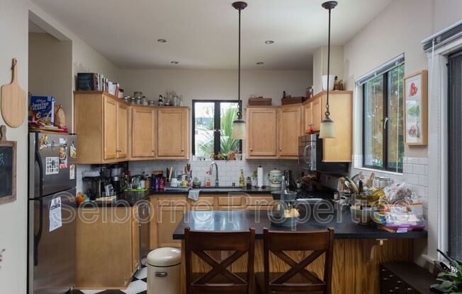 5208 FLEMING AVE