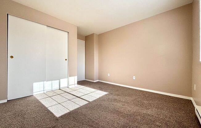 2 beds, 1 bath, 880 sqft, $1,625, Unit 1021