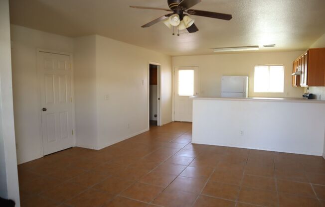 2 beds, 2 baths, $1,100, Unit Unit C