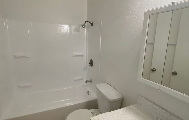 2 beds, 1 bath, 800 sqft, $940, Unit 221