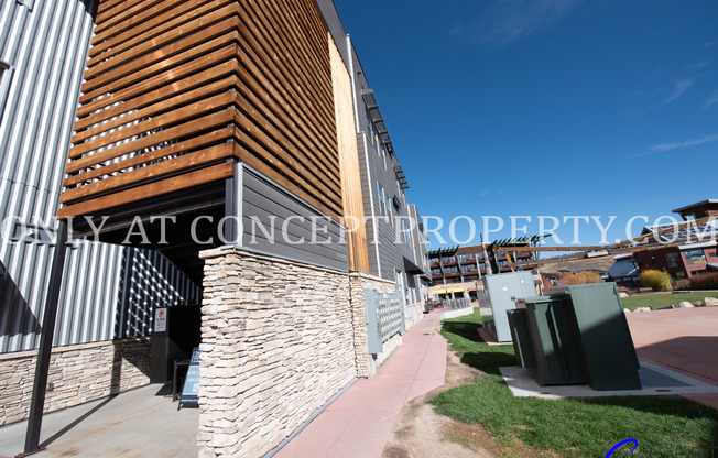 1 bed, 1 bath, 650 sqft, $1,800, Unit 315