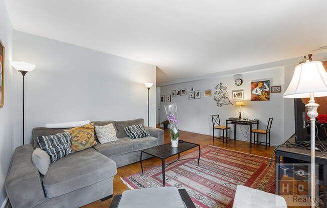 212 E BROADWAY