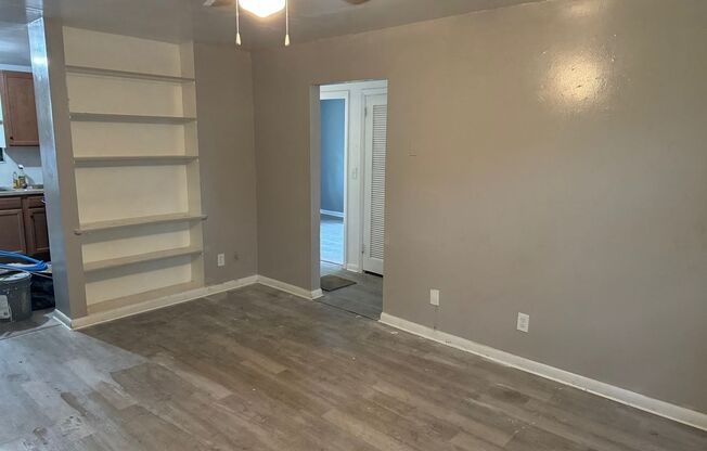 2 beds, 1 bath, $1,295, Unit # 4