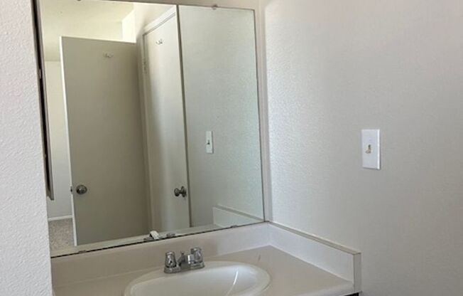 2 beds, 2 baths, 900 sqft, $1,675, Unit 817-48