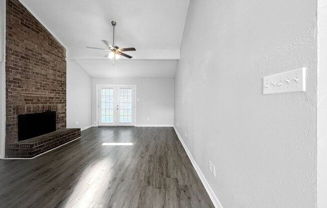 1000 HARNESS LN