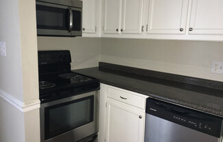 2 beds, 2 baths, 1,015 sqft, $1,295, Unit B