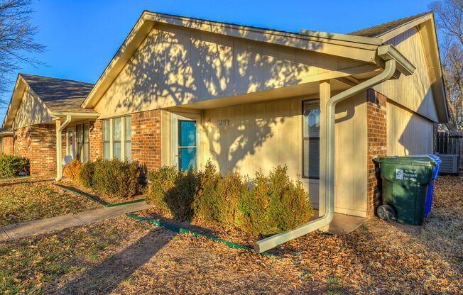 Charming 2 bed 2 bath duplex in Norman