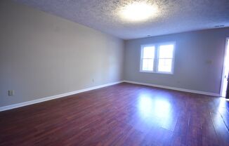 2 beds, 1 bath, $1,100