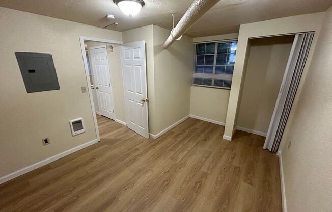 2 beds, 1 bath, $1,150, Unit Apt 8