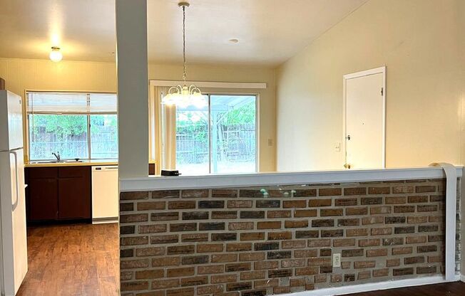 7603 Glen Vista