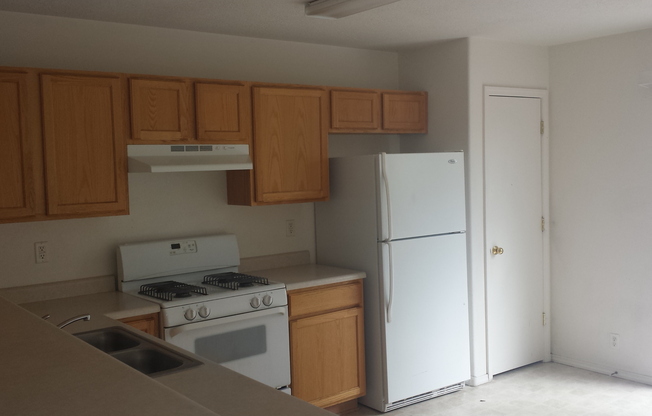 3 beds, 2 baths, $1,750