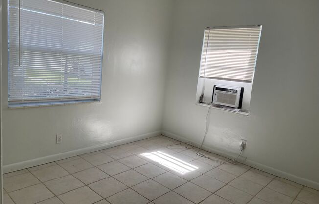 1 bed, 1 bath, 850 sqft, $1,700