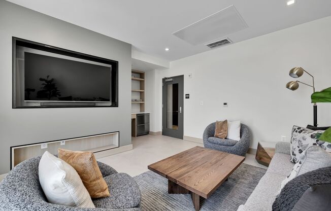 1 bed, 1 bath, 591 sqft, $2,595, Unit T-01