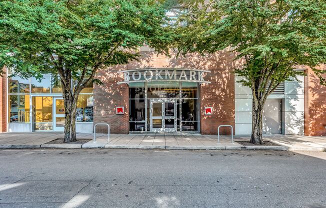 1 bed, 1 bath, 637 sqft, $1,321, Unit 310
