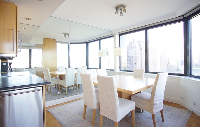 1 bed, 2 baths, 927 sqft, $5,500, Unit 18G