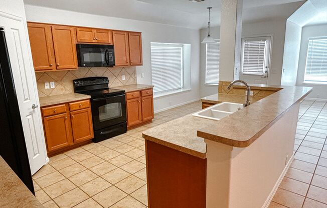 Spacious 3/2 house in Summerlyn Subdivision in Leander